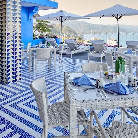Hotel Luxury Patio Azul (Adults Only) Puerto Vallarta Eksteriør billede The rooftop bar at the hotel