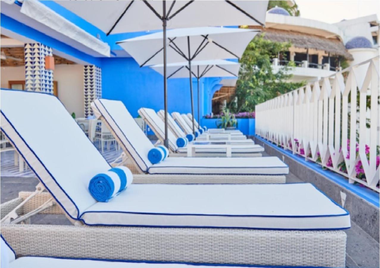 Hotel Luxury Patio Azul (Adults Only) Puerto Vallarta Eksteriør billede The pool at the Bel Air Hotel