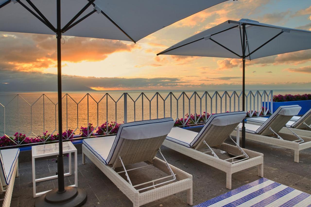 Hotel Luxury Patio Azul (Adults Only) Puerto Vallarta Eksteriør billede The rooftop pool at the Hotel