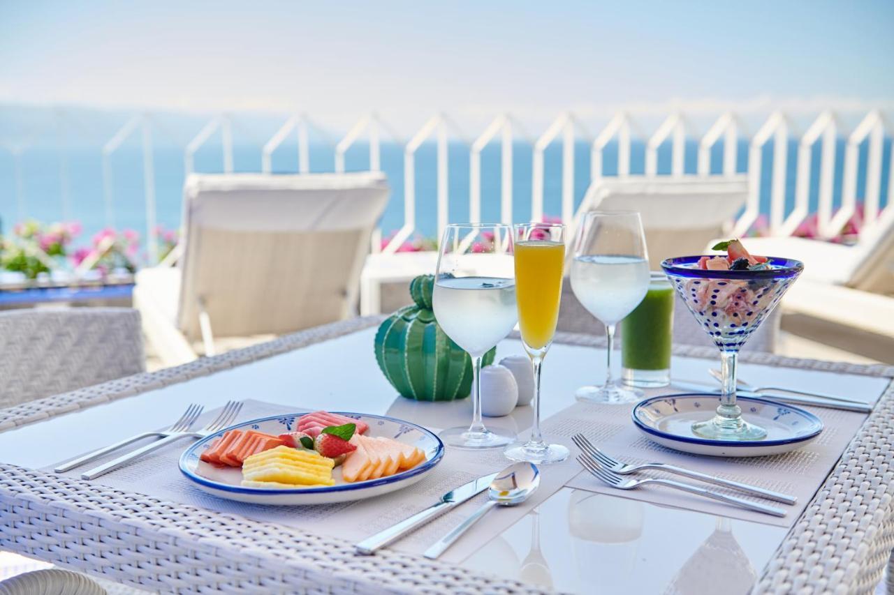 Hotel Luxury Patio Azul (Adults Only) Puerto Vallarta Eksteriør billede A table set for breakfast