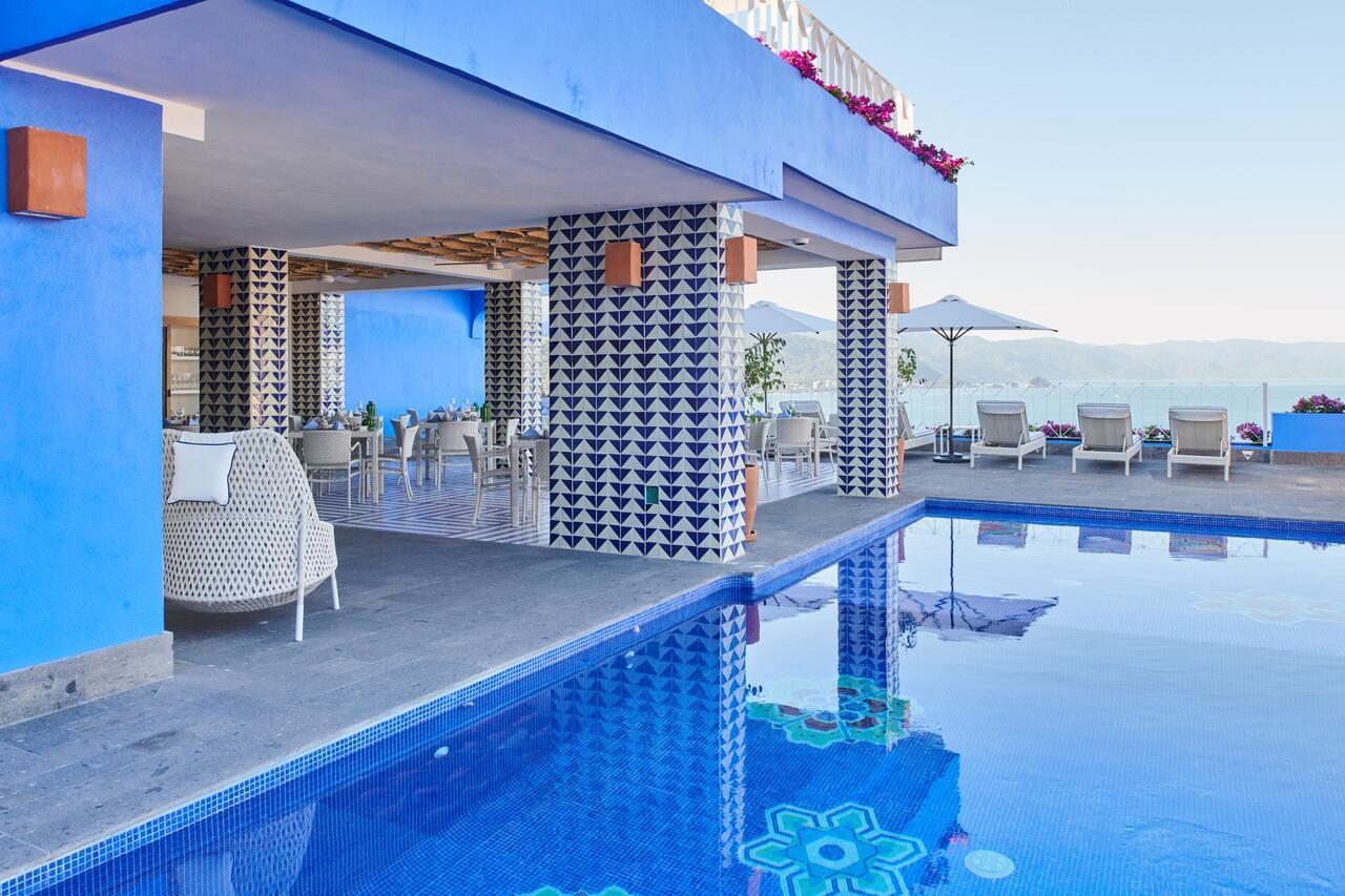 Hotel Luxury Patio Azul (Adults Only) Puerto Vallarta Eksteriør billede The pool at the hotel